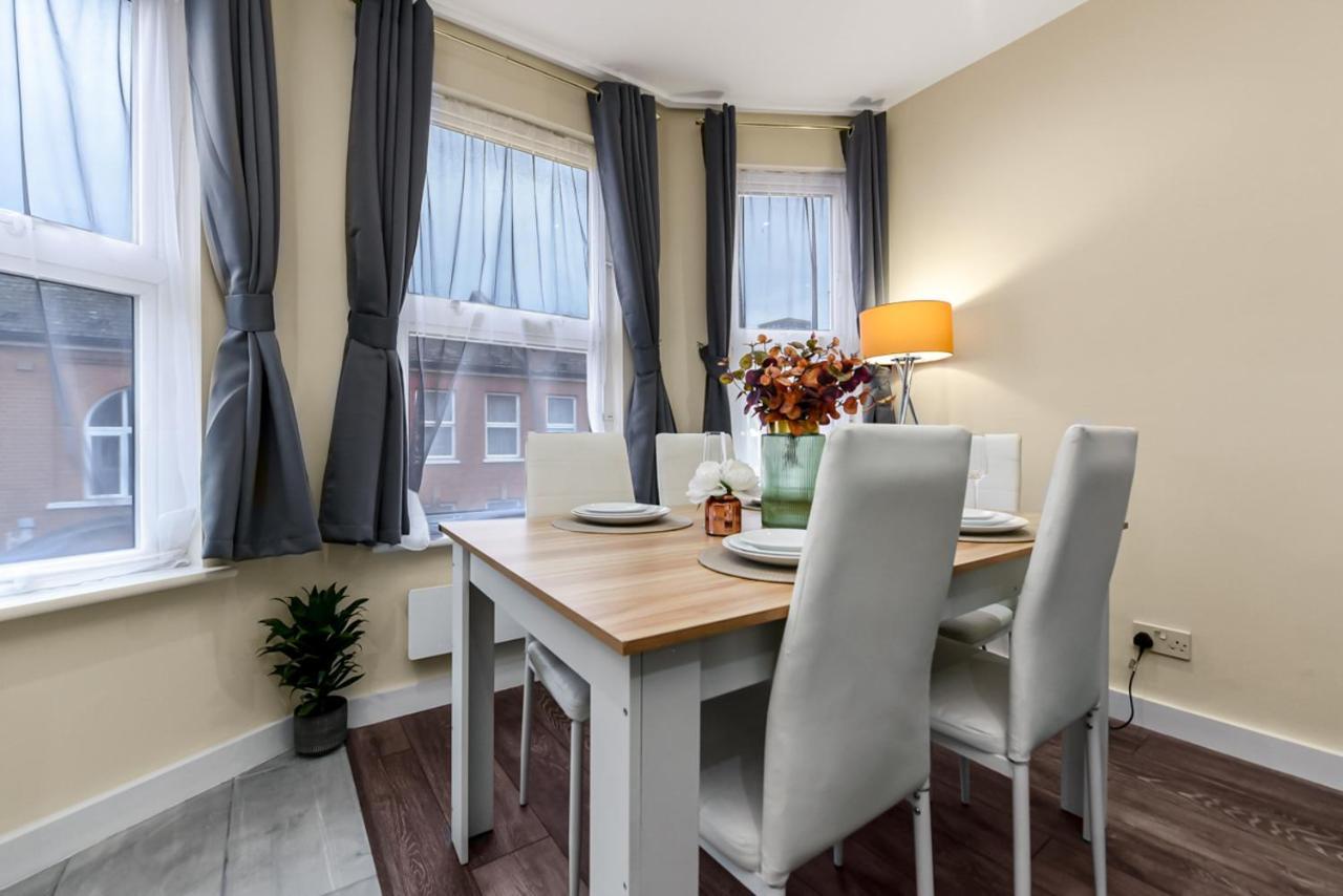 Family Friendly, Zone 2, 2 Beds, Overground Лондон Экстерьер фото