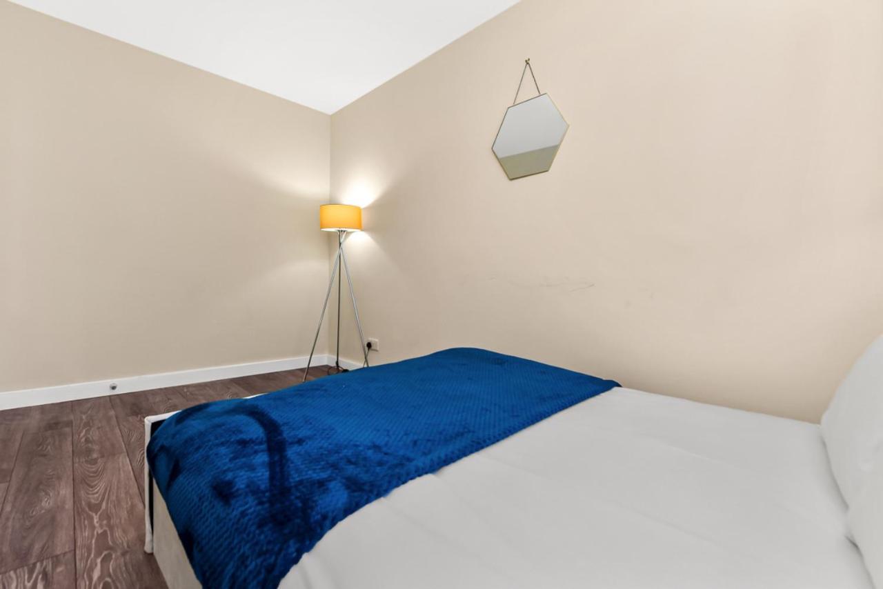 Family Friendly, Zone 2, 2 Beds, Overground Лондон Экстерьер фото